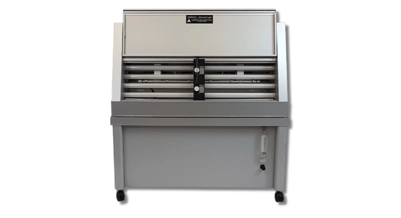 QUV紫外老化箱中使用TUV-421灯管,可以复现材料在全光谱太阳光中的老化情况