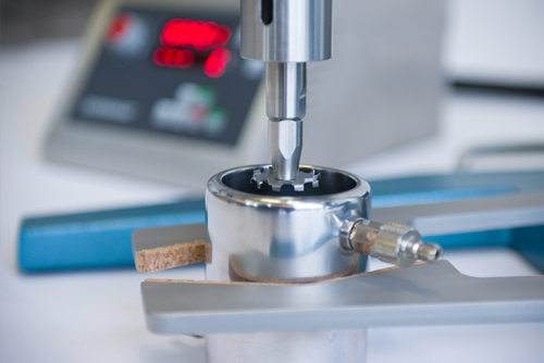 分散机的安全夹具装置