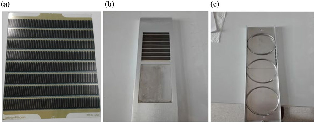 安装在QUV老化试验箱中的太阳能电池样品